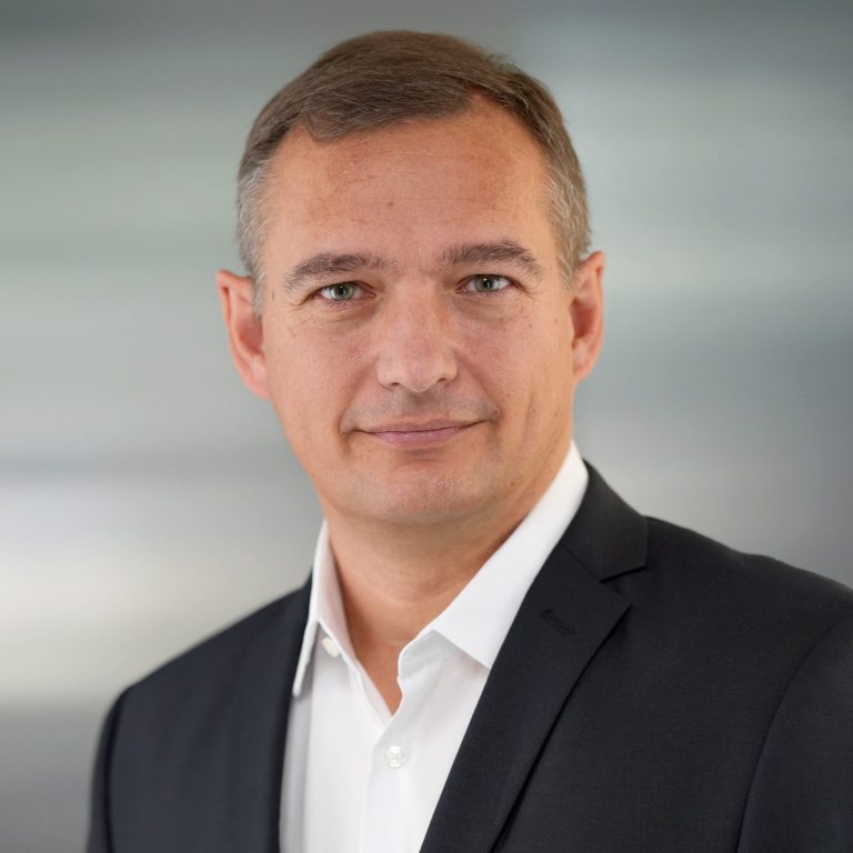 Dr. Olaf Schmickler Dr. Olaf Schmickler